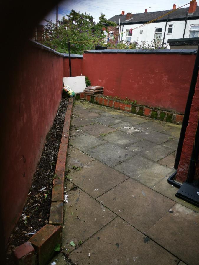 Knutsford House Holidays Manchester Exterior photo