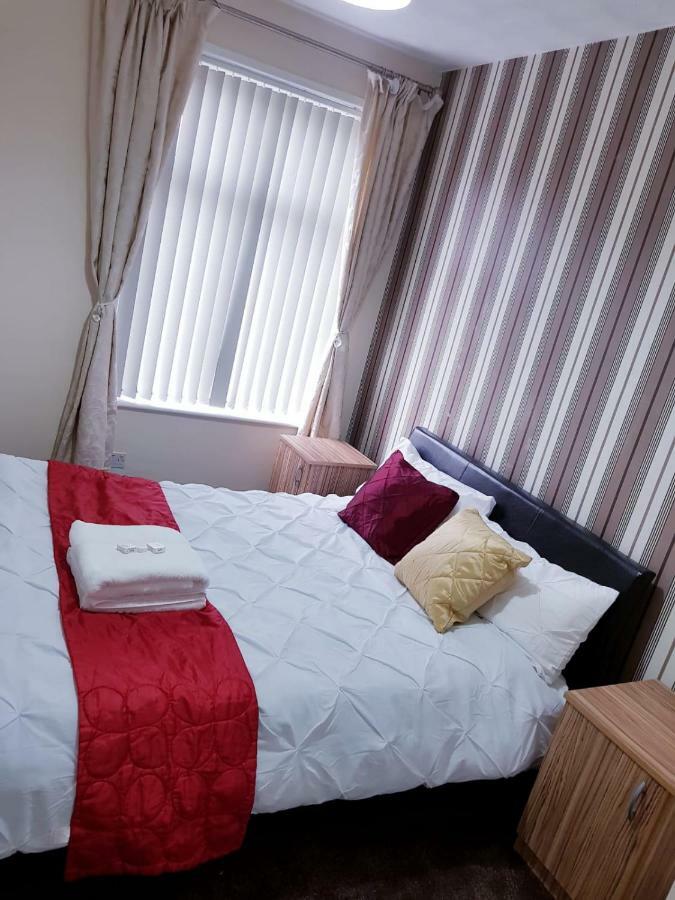 Knutsford House Holidays Manchester Exterior photo